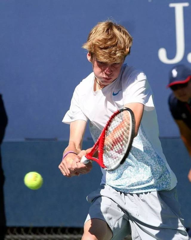 队协作和关 队协作和关