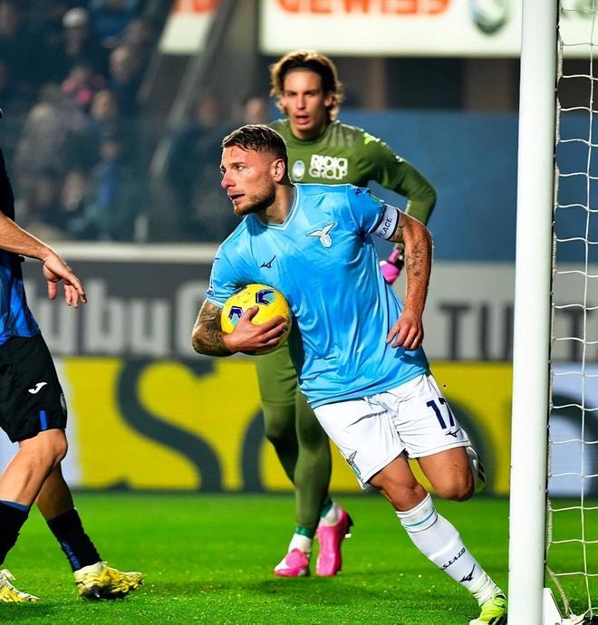 将球分给状 将球分给状